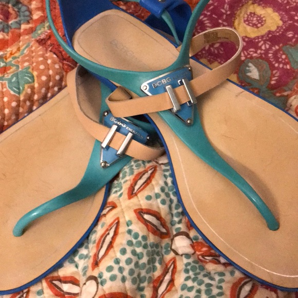 Gently worn BCBGeneration Jelly Sandal. - Picture 3 of 3
